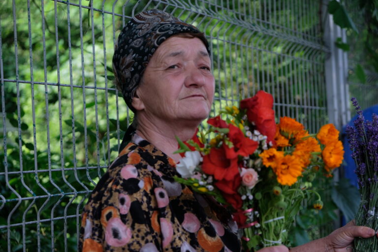 ambulant flower market at the exit of Pipera metro