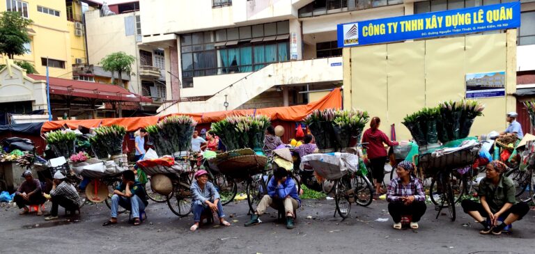 Bicycle market Vietnam Waiting for the client