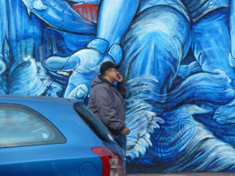 Streetart and spectator City of San Francisco flashing blue