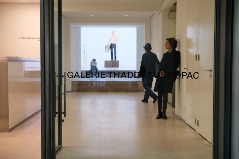 Stephan Balkenhol Fabula and spectators galerie thaddaeus ropac marais Paris France 2018