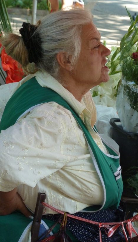 Flower selling lady hard working every day